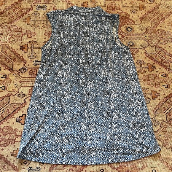 VINCE CAMUTO v neck sleeveless blouse small - Picture 5 of 5